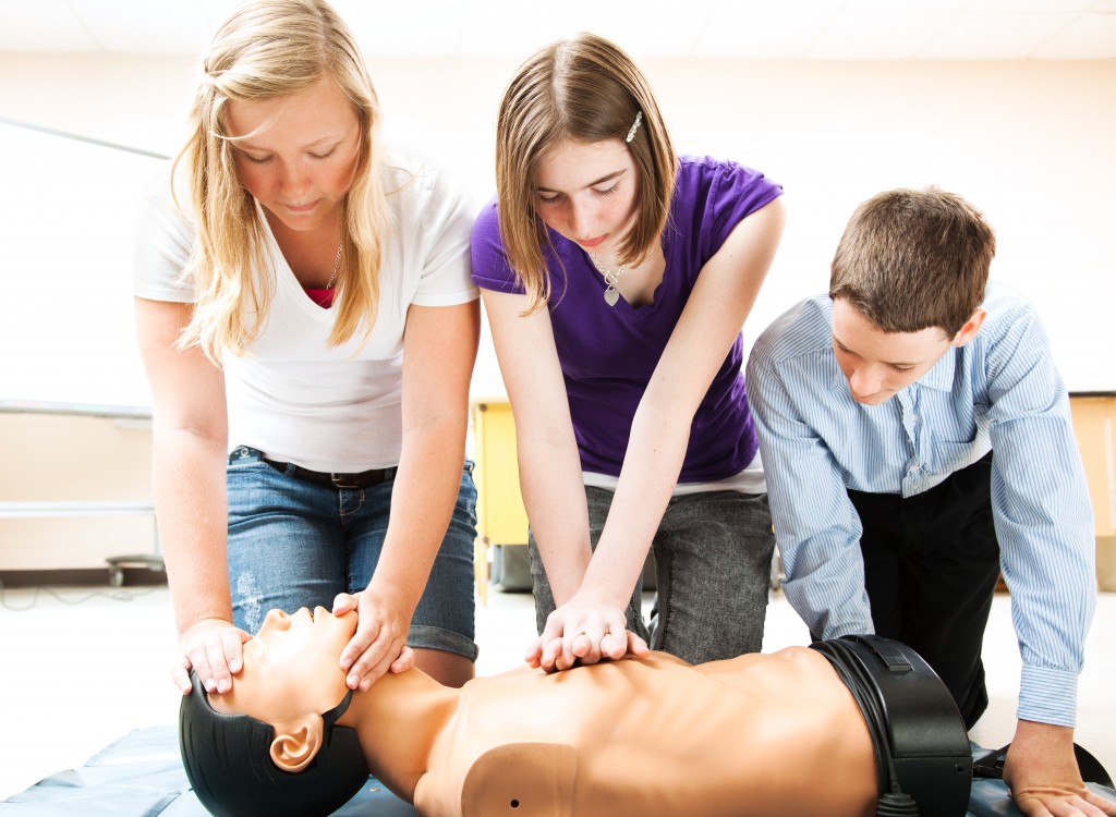 Should CPR And First Aid Training be Mandatory in Schools